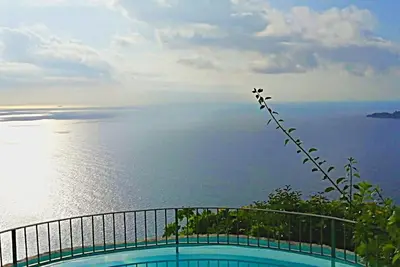 Image de Villa Arora avec piscine privée, terrasse, vue mer et parking près de Positano