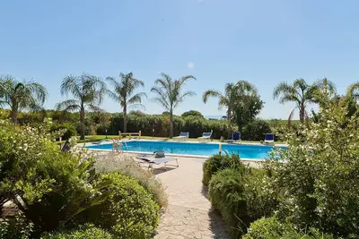 Image de Villa Athena, Ă Castelvetrano, dans l'ouest de la Sicile, avec piscine, 4 chambres, 8 lits.