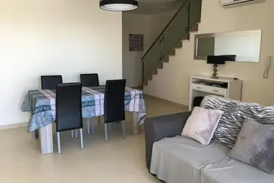 Image de Superbe Maison 4 pers 2 chbres clim calme moderne spacieuse jardins et piscines