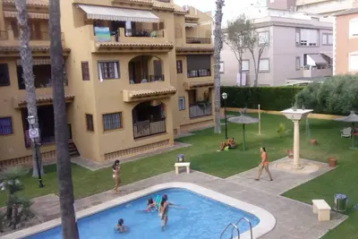 Image de Maison de ville avec piscine à 3 'de la plage.