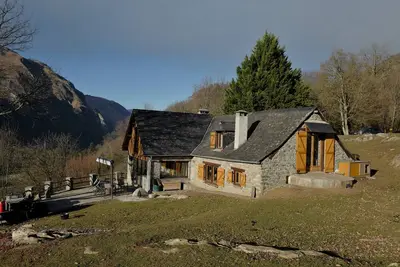 Image de Bergerie 4* avec vue panoramique et piscine privée à débordement