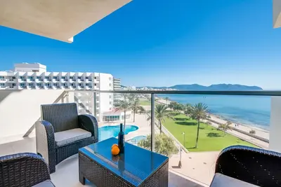Image de Apartment in Cala Millor, directly on the beach 2 bedrooms, Wifi Free, 5 Etage.