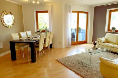 Image de Appartement moderne de 3 pièces avec balcon et Internet / WiFi à Meersburg