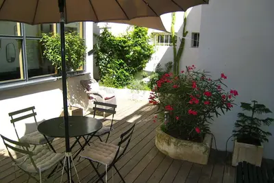 Image de \"StellaHome - La Cour Cachée\" Sanary village, Parking & Clim + Cour Sud