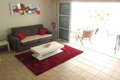 Image de charmante villa mitoyenne dans un environnement calme située au départ