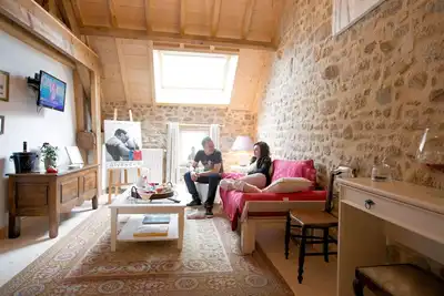Image de Chambre d'hôtes La Suite Mary Cassat capacité 2 pers. . Salon et Tisanerie.