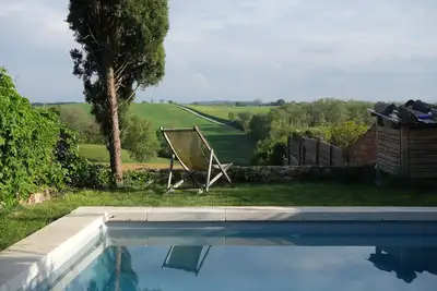 Image de Aude - Maison de village avec piscine. Vue magnifique sur les Pyrénées.