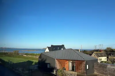 Image de De belles vues mer, logement modernes, de qualité, à 100 m de la plage!