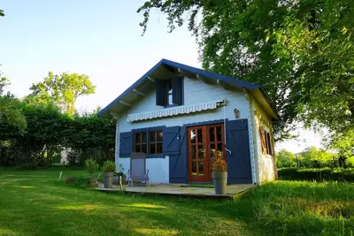 Image de chalet en bois aux portes de la suisse normande
