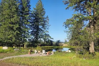 Image de Tamarack Cabin à Columbia Mountain Ranch