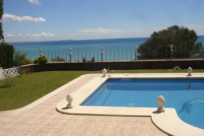 Image de Direct On The Beach! Face A La Mer! 3 rooms, swimming-pool. Lux & Quiet
