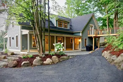 Image de Nouveau! Ferme moderne du Vermont Ă Stowe Village