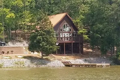 Image de Belle nouvelle cabine du lac!
