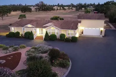 Image de Tranquil Acres, Relaxing Wine Country Retreat