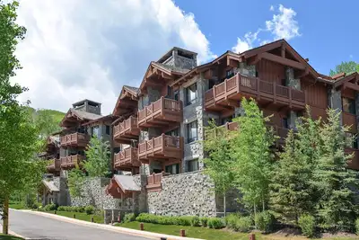 Image de Lieu luxueux de ski-in \/ out avec vue sur la montagne grand