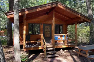 Image de Cabane de bouleau à Columbia Mountain Ranch