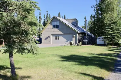 Image de Kenai River Estate - Guest House, avec accès au bord de la rivière