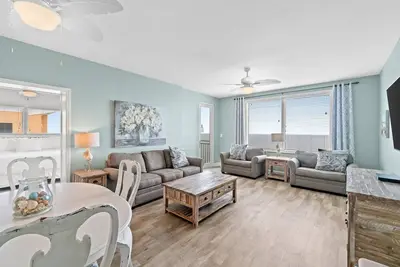 Image de Direct Beachfront * Sleeps 12 * S'Amuser Au Soleil W / Piscines, Plage, Parc Aquatique Et Plus!