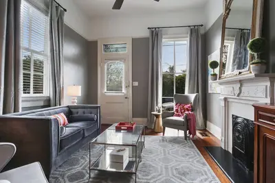 Image de Uptown Cottage 2/2 - Étapes vers St. Charles Ave.