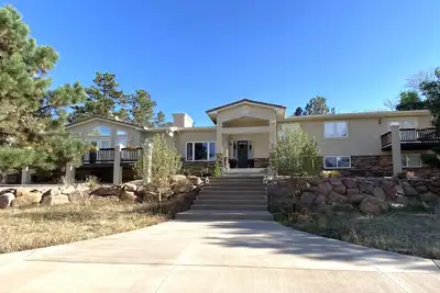 Image de Belle maison de 7 chambres, grande propriété, 11 lits superbes randonnées pédestres et cyclistes