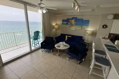 Image de Royal Beachfront Unit, pour 6 personnes, à pied de Pier Park
