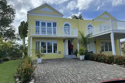 Image de Maison de ville neuve et privée de luxe en front de mer \/ bord de mer à Negril, en Jamaïque