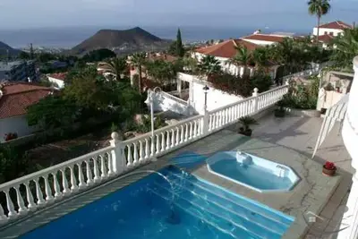Image de Chayofa Costa Adeje au-dessus de Los Cristianos