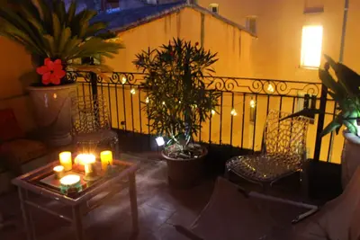 Image de appartement \/2 personnes\/ 1 chambre au 2etages terrasse chez l'habitant