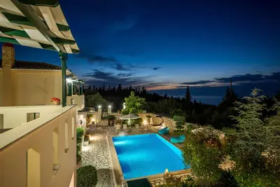 Image de 2 exclusive pool villas, 3 kms from beaches, sea view