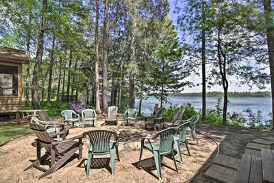 Image de Nouveau! «Loon Lake Lodge» avec quai, sauna et bain à remous!