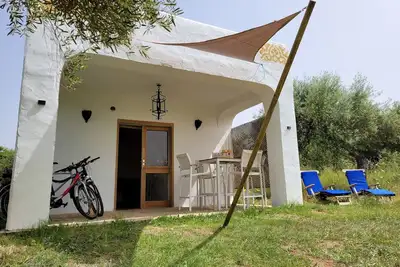 Image de Bungalow between mountain and sea