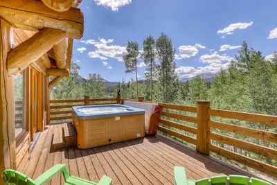 Image de Nouvelle Liste! Cabine avec vue sur la montagne avec bain à remous, table de billard, foyer au gaz - près de la ville