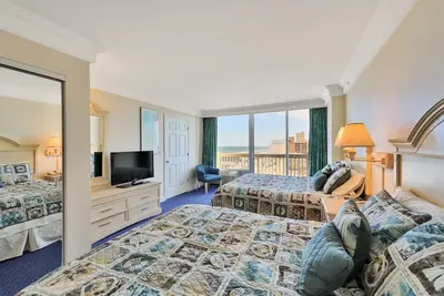Image de Nouvelle Liste! Suite Oceanview avec quatre piscines partagées, à quelques pas de la plage!