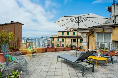 Ancien appartement de Gênes - 100 mètres Aquarium, terrasse avec vue sur la mer, les familles