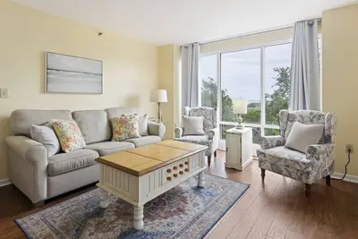 Image de 3426 Villamare - Ocean Views with Spa-Like Bathrooms in this Oceanfront Complex in Palmetto Dunes with Outdoor and Indoor Pools