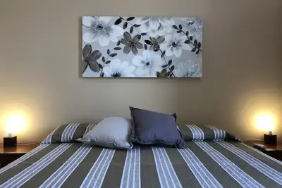 Image de Appartement / villa avec terrasse, wi-fi gratuit et Ă 2 minutes de la plage