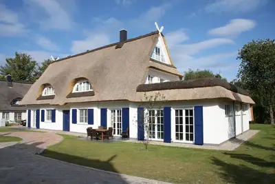Villa de luxe avec piscine intérieure 5 *****, 28 °, terrasse de 60 m² sur le toit, 390 m² habitables