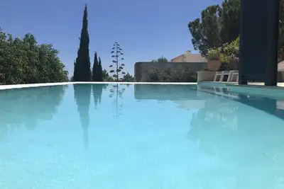 Image de Villa d'architectes avec magnifiques vues, chauffage sol et piscine chauffée