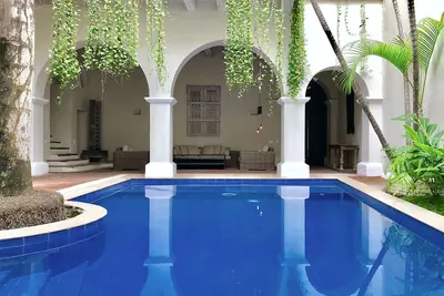 Image de Manoir de luxe avec la meilleure piscine de la vieille ville