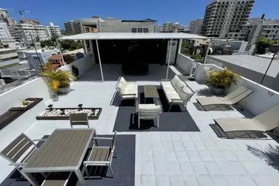 Image de 3br \/ 2b entièrement équipée Ph- Terrasse, cuisine extérieure