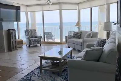 Image de Dernières journées d'été du 3 au 7 septembre! Regardez les dauphins du grand balcon!