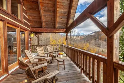 Image de Cabane de montagne immaculée 3br, vues, animaux admis, table de billard, bain à remous, et Firepit!