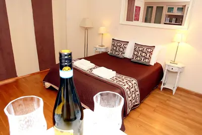 Image de Ithaki Finikoudes Beach Front Apartment, l'une des plages les plus célèbres de Chypre