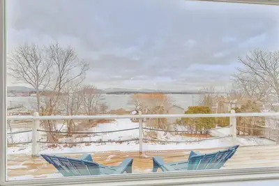 Image de Nouvelle Liste! Bord de l'eau chalet & suite w / grande terrasse et vue imprenable sur le port!