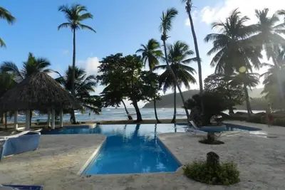 Image de The Cove-Spectacular Ocean Front Panoramic Views, 100 pieds de la plage et de la piscine