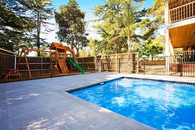 Image de Unit 2/38 Chapel St, Cowes - Piscine et aire de jeux pour enfants