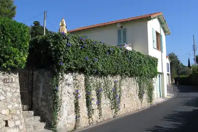 Image de Côte d'Azur - Près de Cannes, chalet indépendant de charme avec vue sur la mer