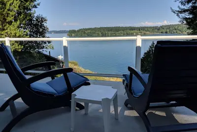 De l'eau, de l'eau, de l'eau! Une plage immaculée à South Sound