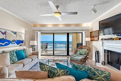 Image de Shipwatch D604 - Gulf Front Oasis avec balcon privé en bord de mer!