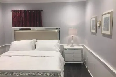 Image de Suite confortable et luxueuse avec entrée privée Aperçu de l'annonce